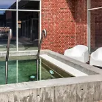2 Bedroom Awesome In *