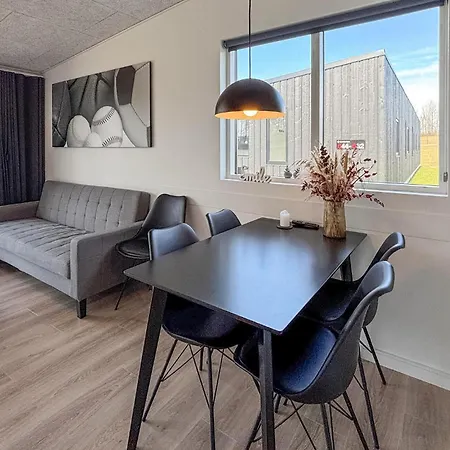 2 Bedroom Awesome In 바이엔