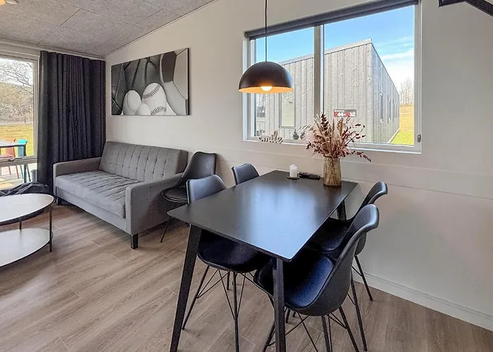 2 Bedroom Awesome In 바이엔